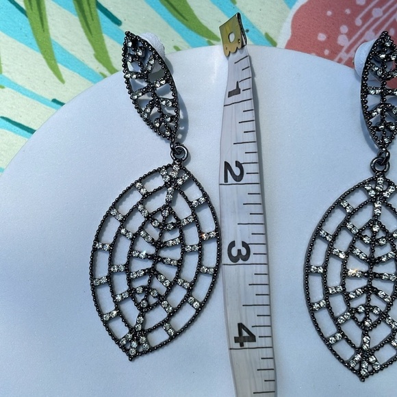 Leaf Rhinestone Drop Earrings - Picture 9 of 11